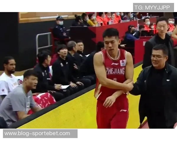 陆文博末节发力两记三分助力球队逆转拿下15分5篮板表现出色